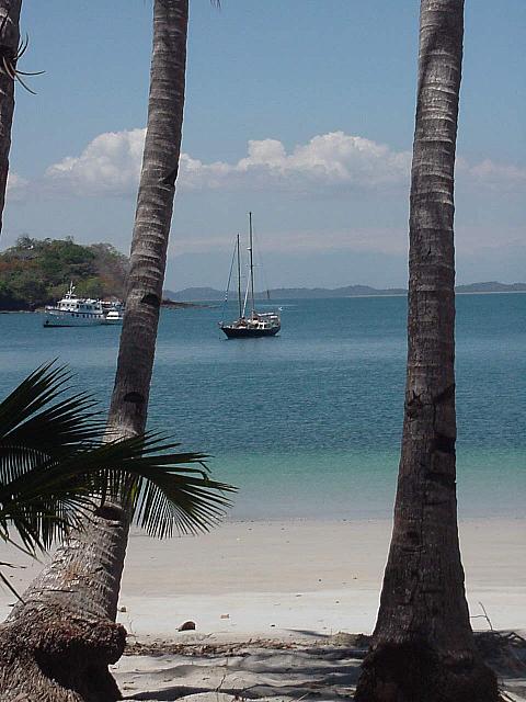 Isla Gamez anchorage in NW Panama.jpg