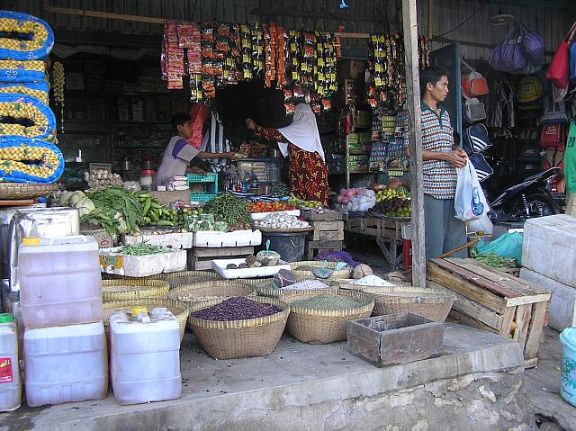 Shopping in Labuan Bajo.jpg