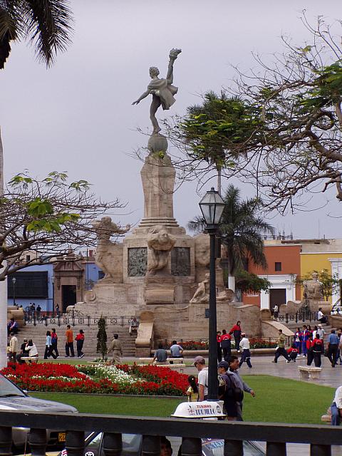 Plaza.JPG