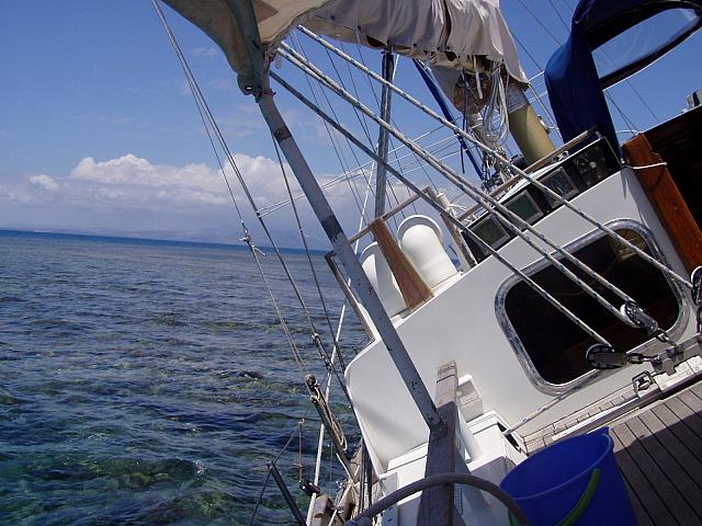 Fiji, Aground 008.jpg