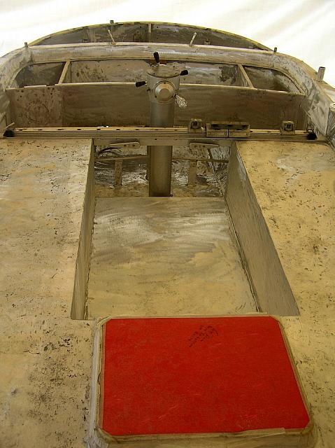 cockpit stripped 02.JPG