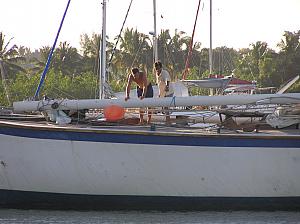 Sander and Francois discussing the boat