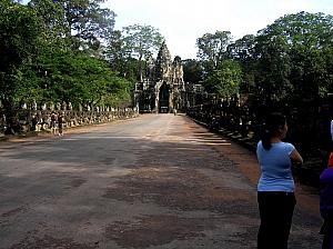 I) Approach to South Gate of Angkor Thom.jpg