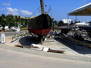 (F) temporary home for the masts.JPG